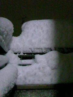 18時ごろ　静かに積もり続けます